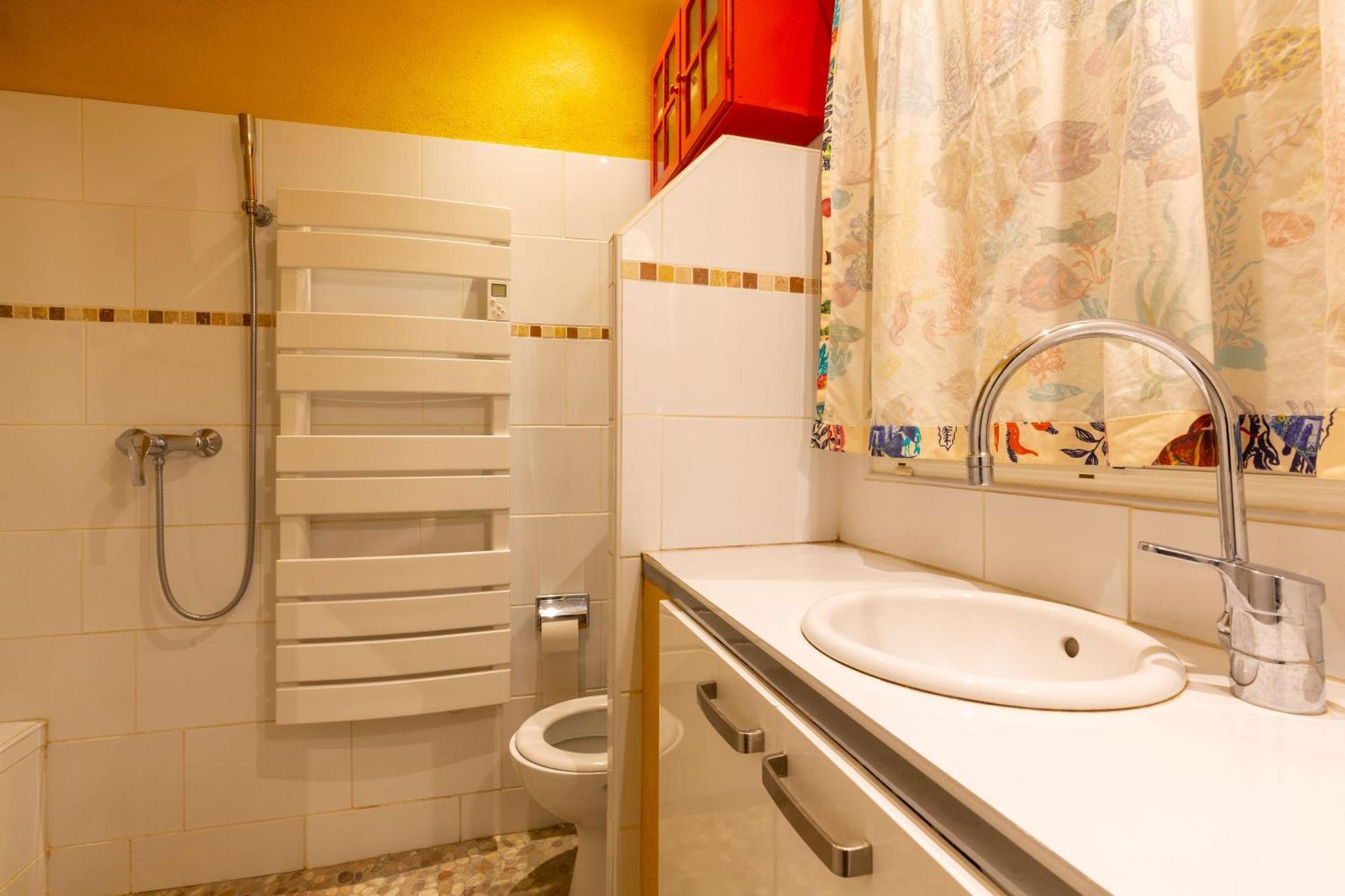 Dorm Hostel Camp Backpackers Marsilya Dış mekan fotoğraf